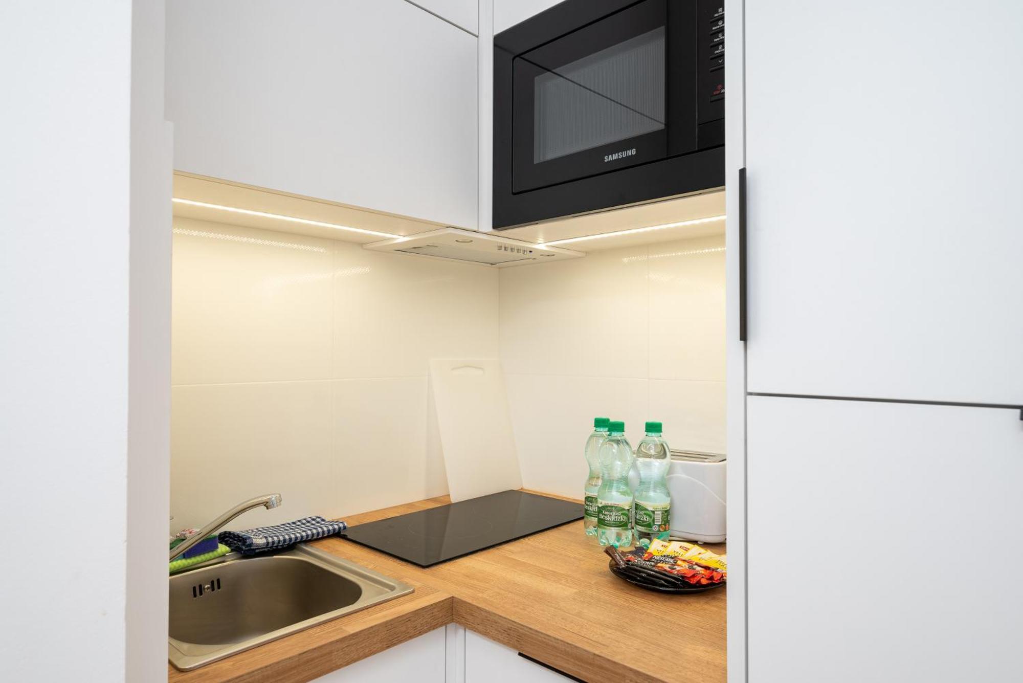 Krasinski Garden Comfort Apartment Варшава Екстериор снимка